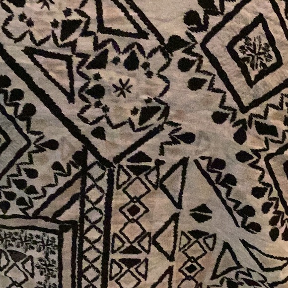 🖤Tribal Feel Fringe Fun Scarf Wardrobe Must Have 🖤 - Picture 7 of 9